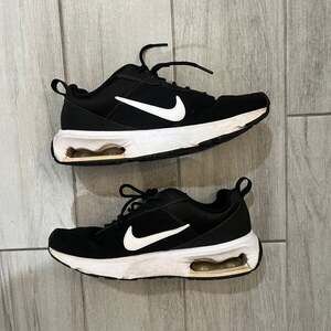 Nike Air Max INTRLK Lite Women's Running Shoes, Black, Size 8